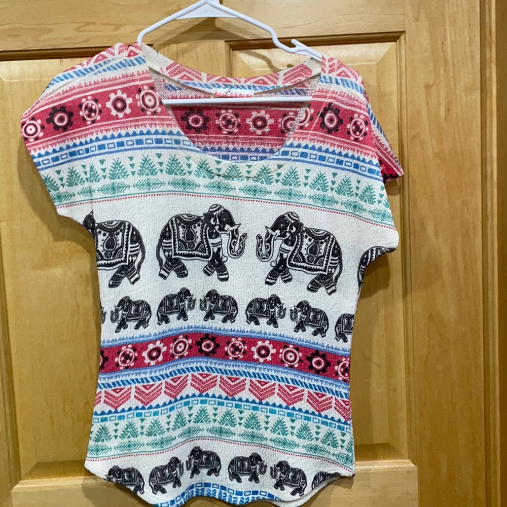 Gaze elephant print shirt sleeve knit top size S